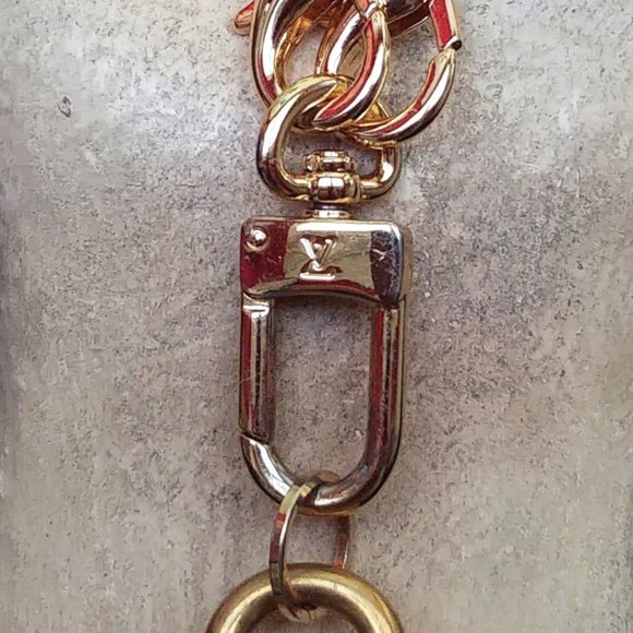 Louis Vuitton Lock & Key #317 w/Pochette Clasp & 24" Gold Chain & Clover Charms - Picture 13 of 16